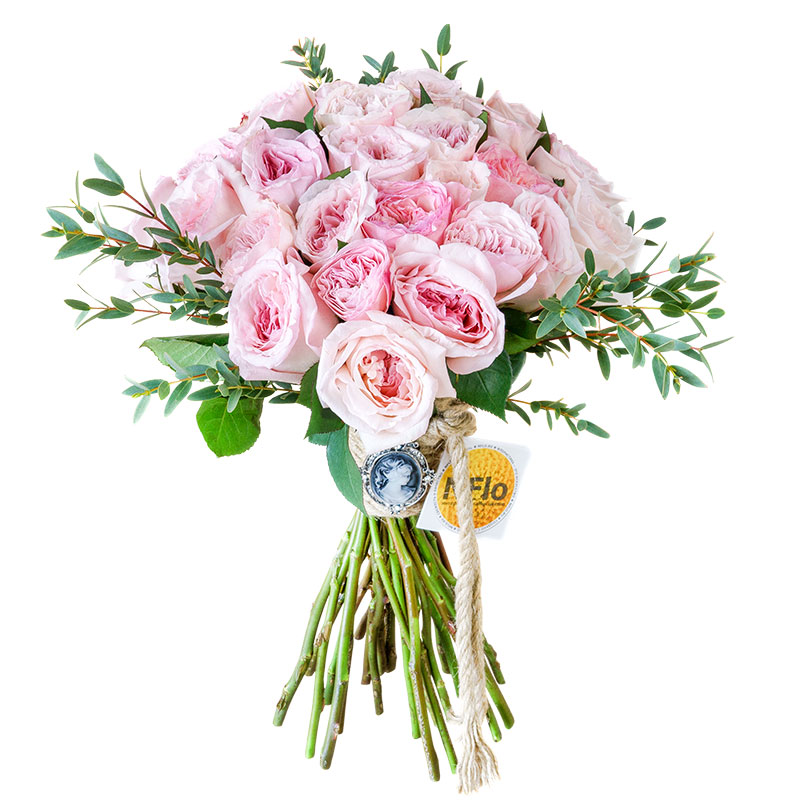 Букет из 29 ароматных розовых садовых роз сердцем (00762)