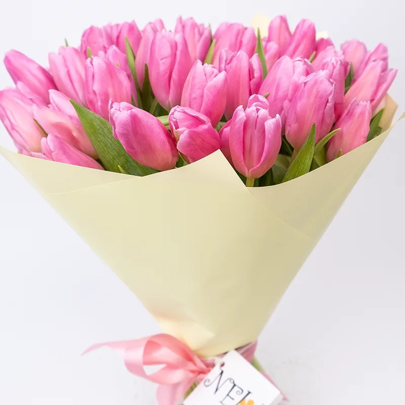 Букет из 47 розовых тюльпанов (01945)