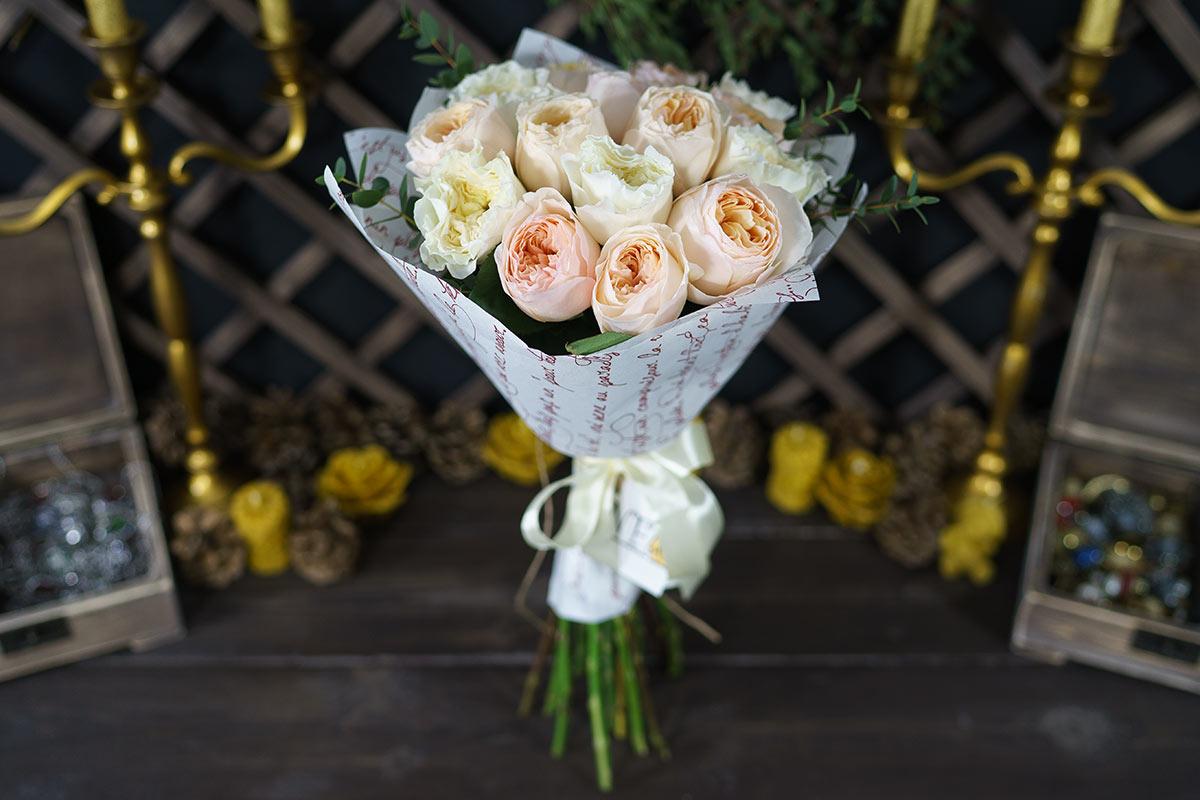 Букет из премиальных садовых роз Дэвида Остина (00904)
