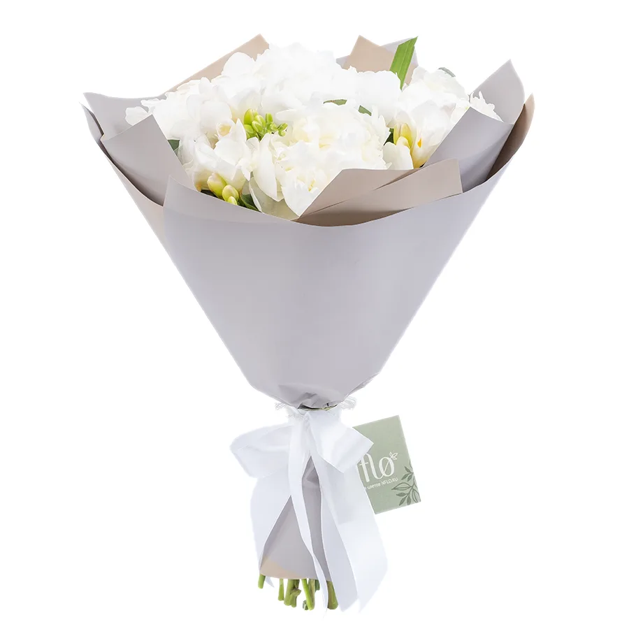 Букет из 13 цветов — ароматных белых пионов и фрезий (02531)