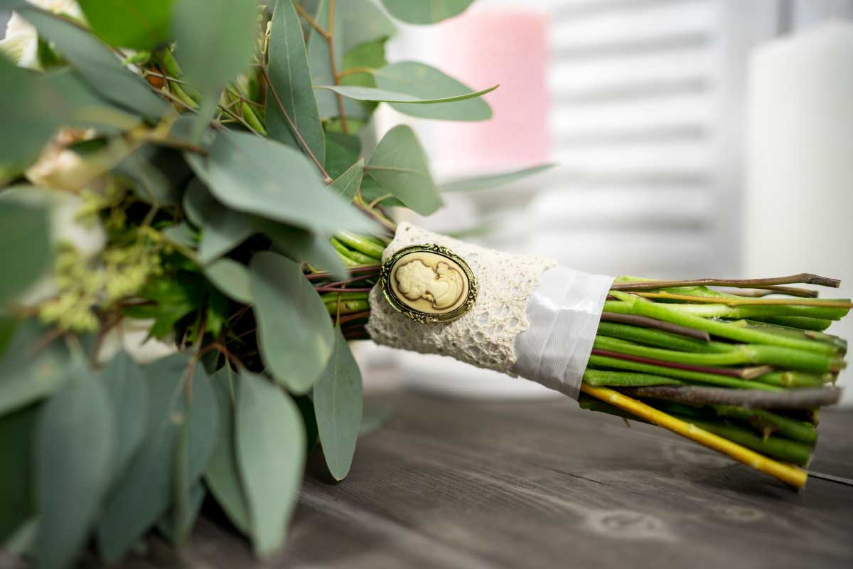 Букет невесты из пионовидных роз и ранункулюсов (00867)