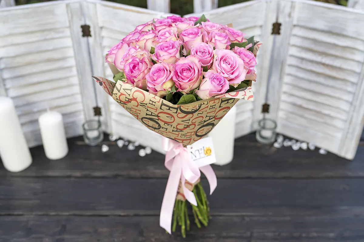 Букет из 25 розовых роз Свит Юнику (00171)