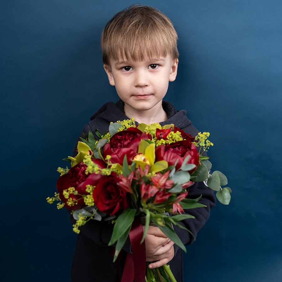 Букет из пионов, роз, орхидей и альстромерий (03723)