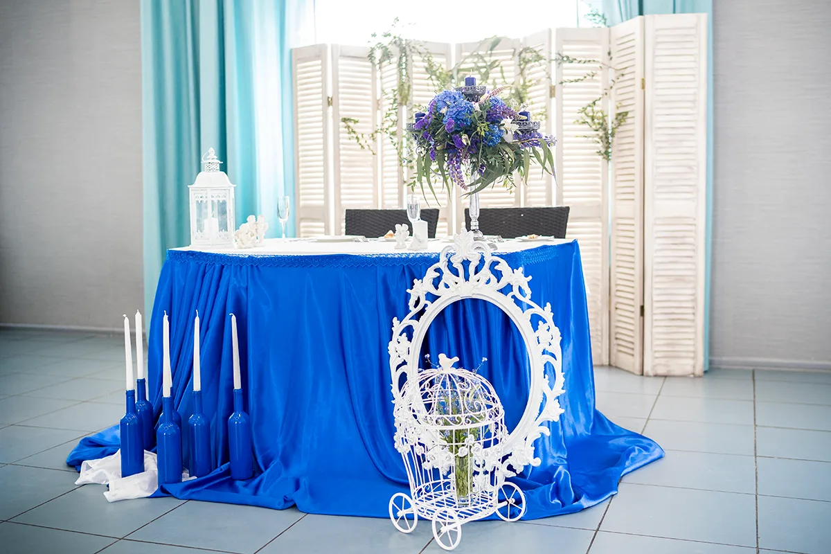 Оформление свадьбы в синем стиле в Аквамарине