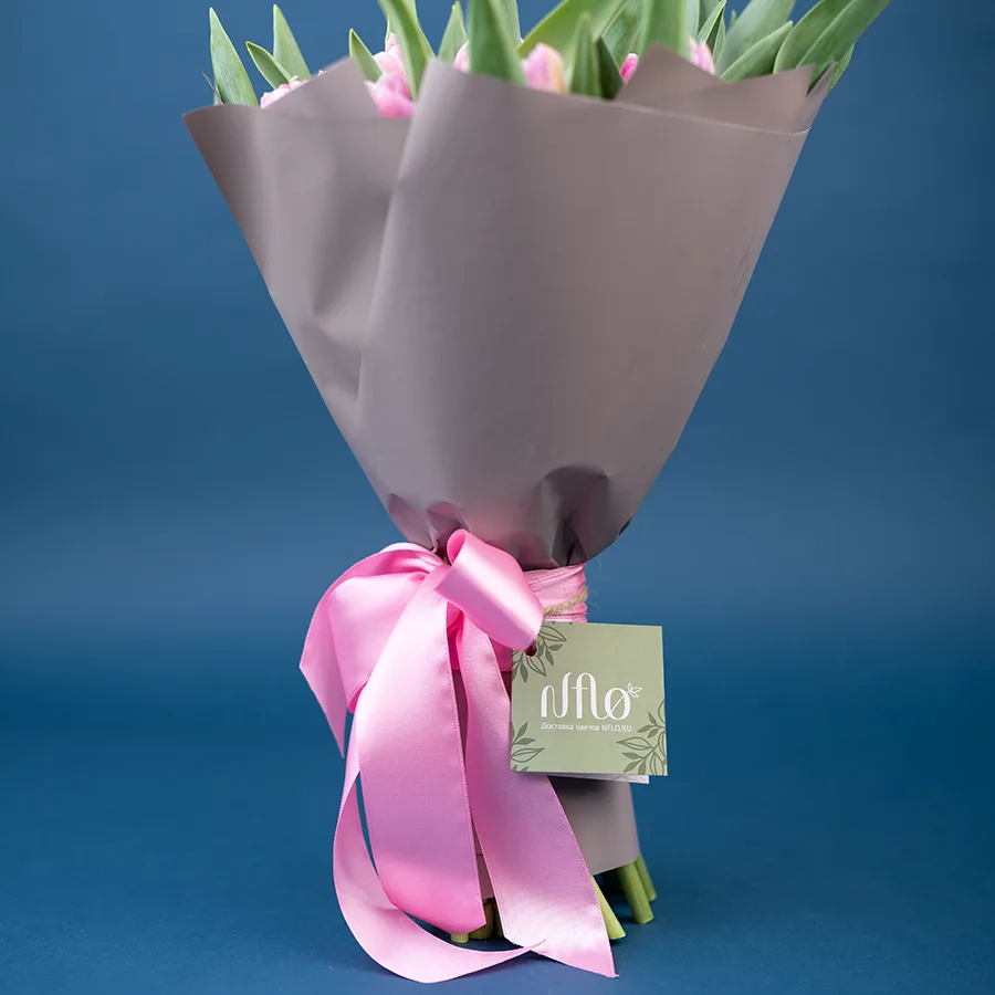Букет из 25 бело-розовых махровых тюльпанов Бриндизи (03052)