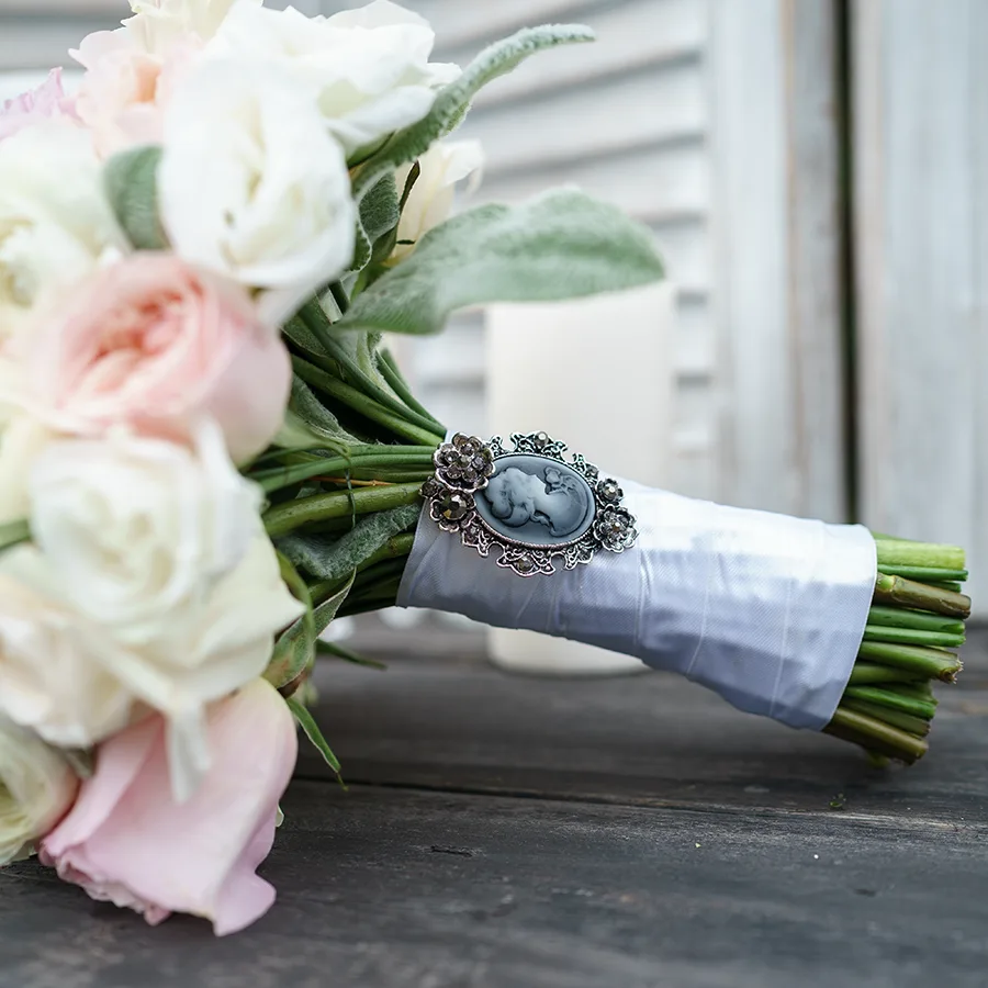 Букет невесты из роз Дэвида Остина, ранункулюсов и эустом (00847)