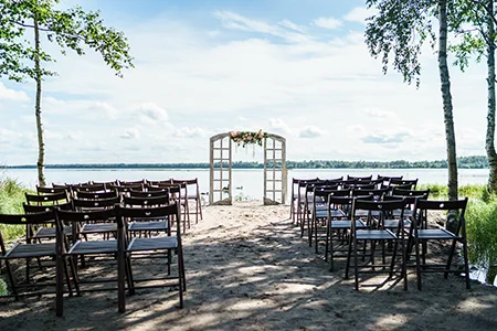 Оформление свадьбы в стиле рустик в Лесной купели