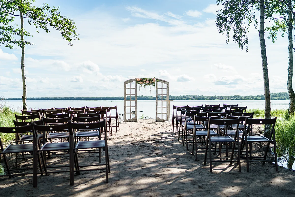 Оформление свадьбы в стиле рустик в Лесной купели