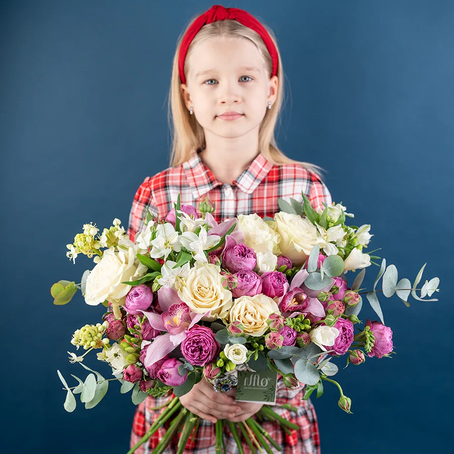 Букет из роз, орхидей, альстромерий и фрезий с орнитогалум (01899)