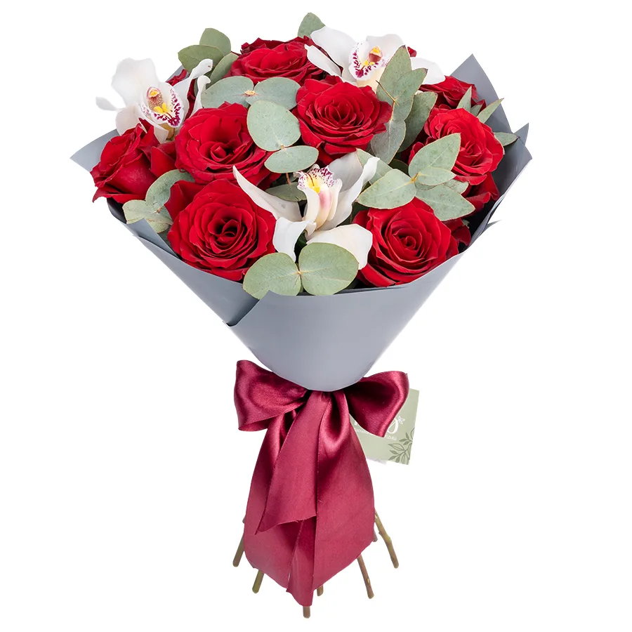 Букет из 13 цветов — красных роз Фридом и белых орхидей Цимбидиум (02473)