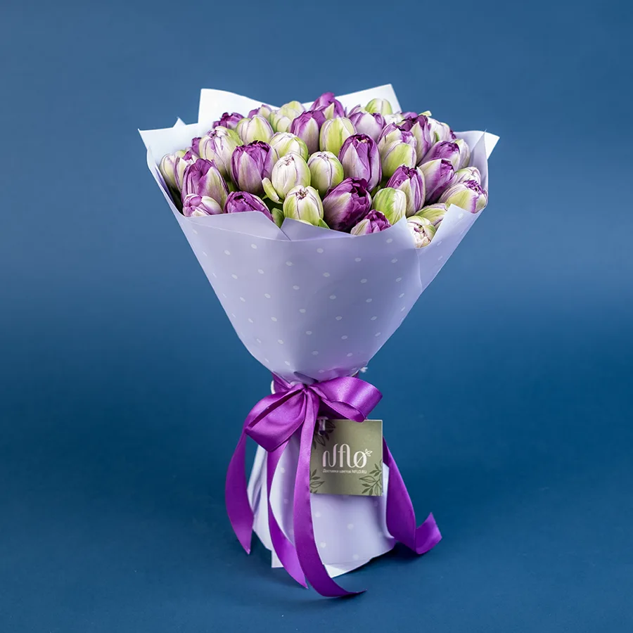 Букет из 45 фиолетовых махровых тюльпанов Сайгон (02380)