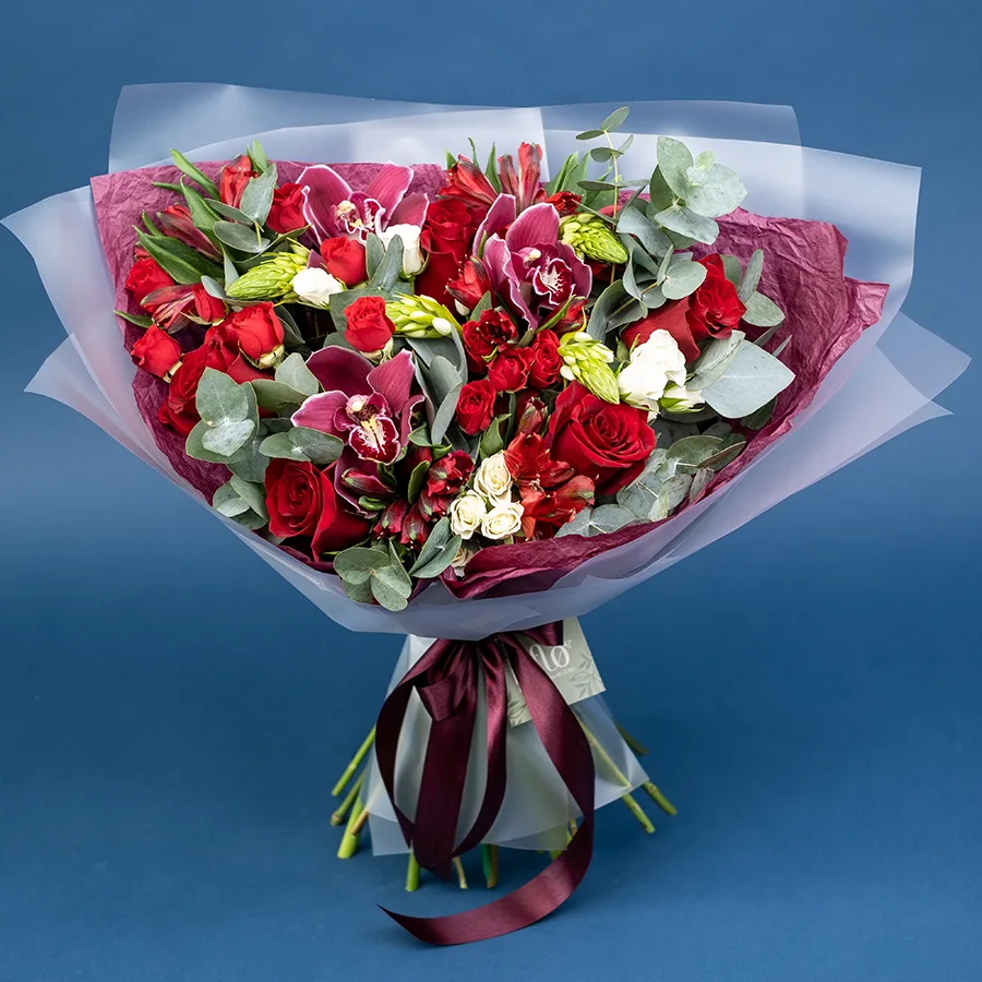 Букет из роз, кустовых роз, орхидей и альстромерий (02505)