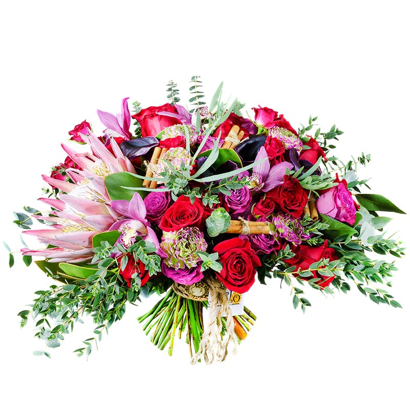 Букет из роз, орхидей, ранункулюсов и калл с протеей и корицей (00891)