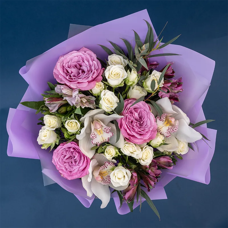 Букет из роз, кустовых роз, орхидей и альстромерий (02156)