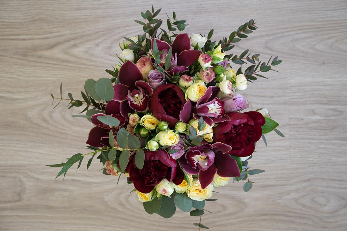 Букет из пионов, роз и орхидей (00512)