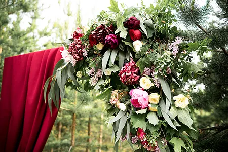 Оформление свадьбы в стиле бордо