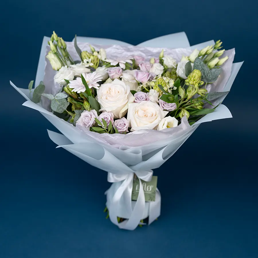 Букет из ароматных садовых роз, кустовых роз, эустом, альстромерий и гербер (02680)