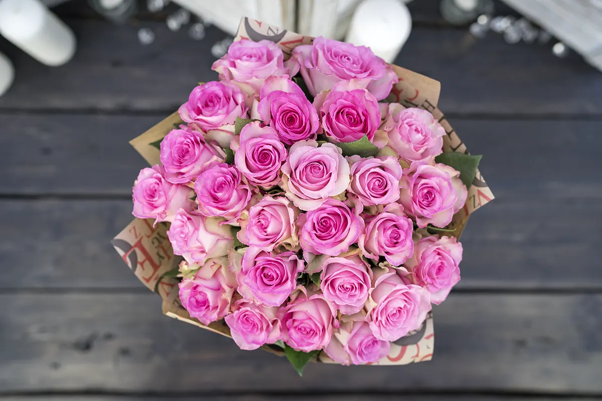 Букет из 25 розовых роз Свит Юнику (00171)