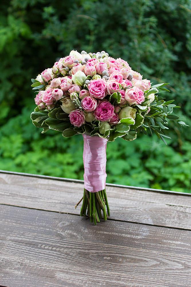 Свадебный букет из кустовых роз (00301)