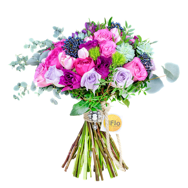 Букет из роз, тюльпанов, гвоздик и альстромерий с ехевериями и калиной (00661)