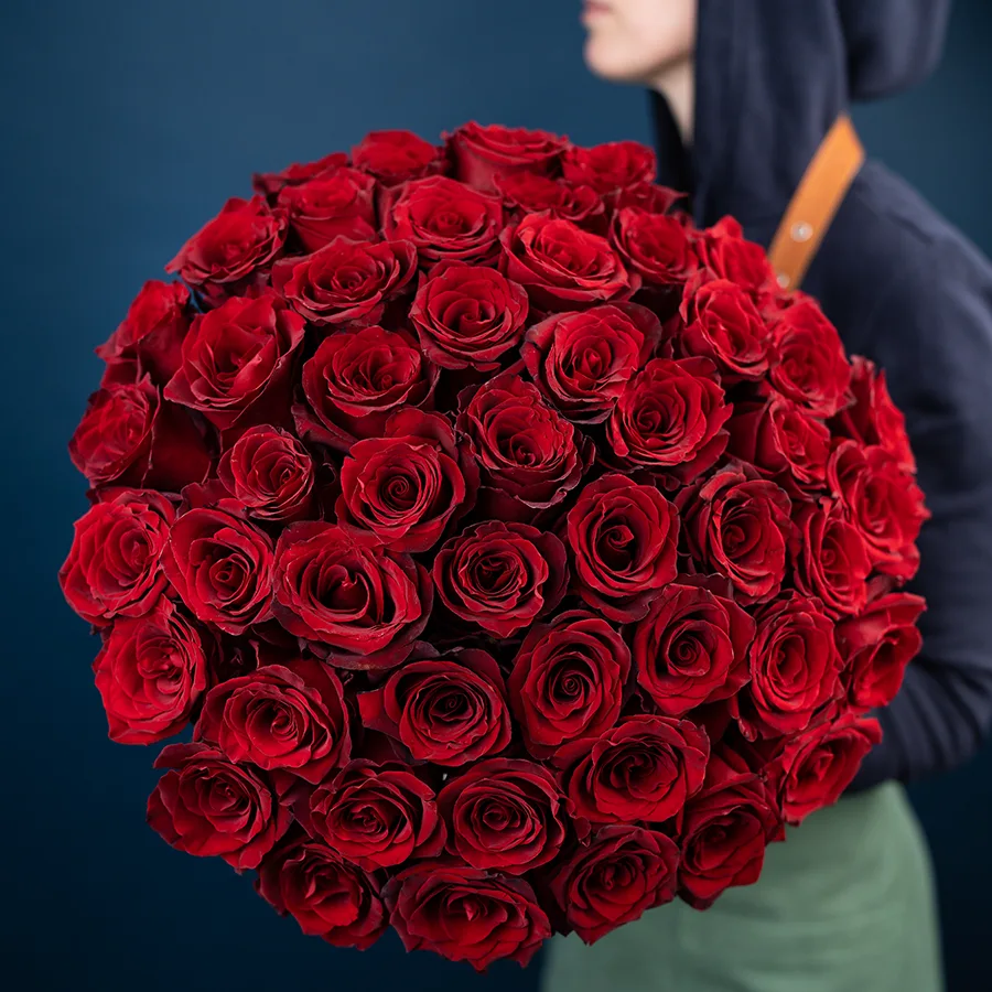 Букет из 51 тёмно-красной розы Эксплорер (02967)