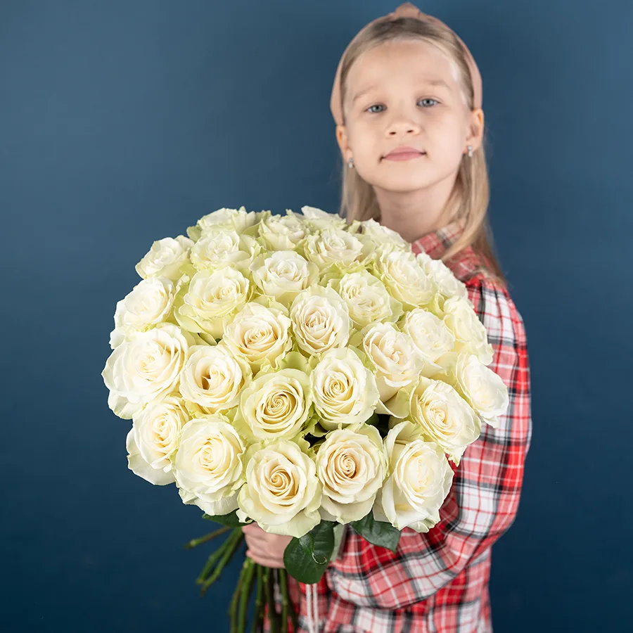 Букет из 29 белых роз Мондиаль (03889)